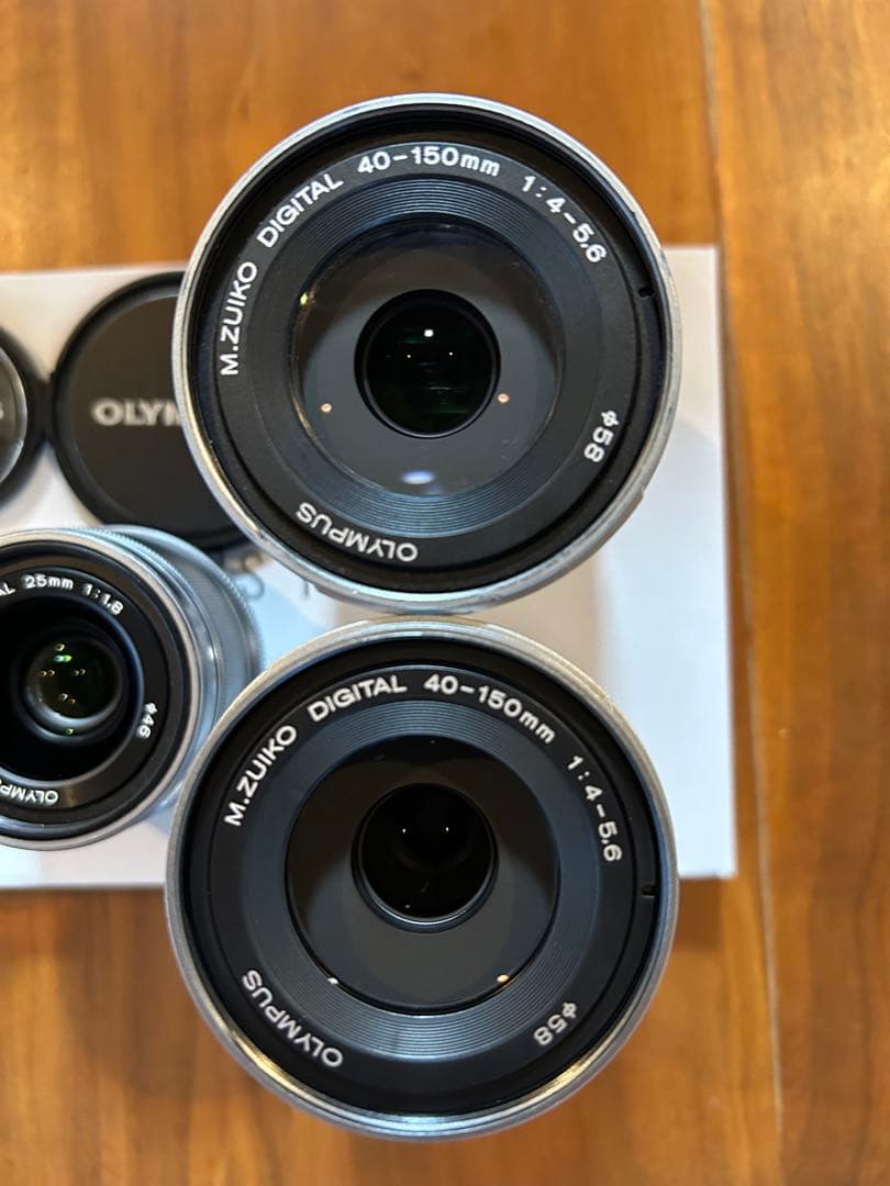 【ボディ・レンズ3種4本・付属品】オリンパスPEN E-PL8