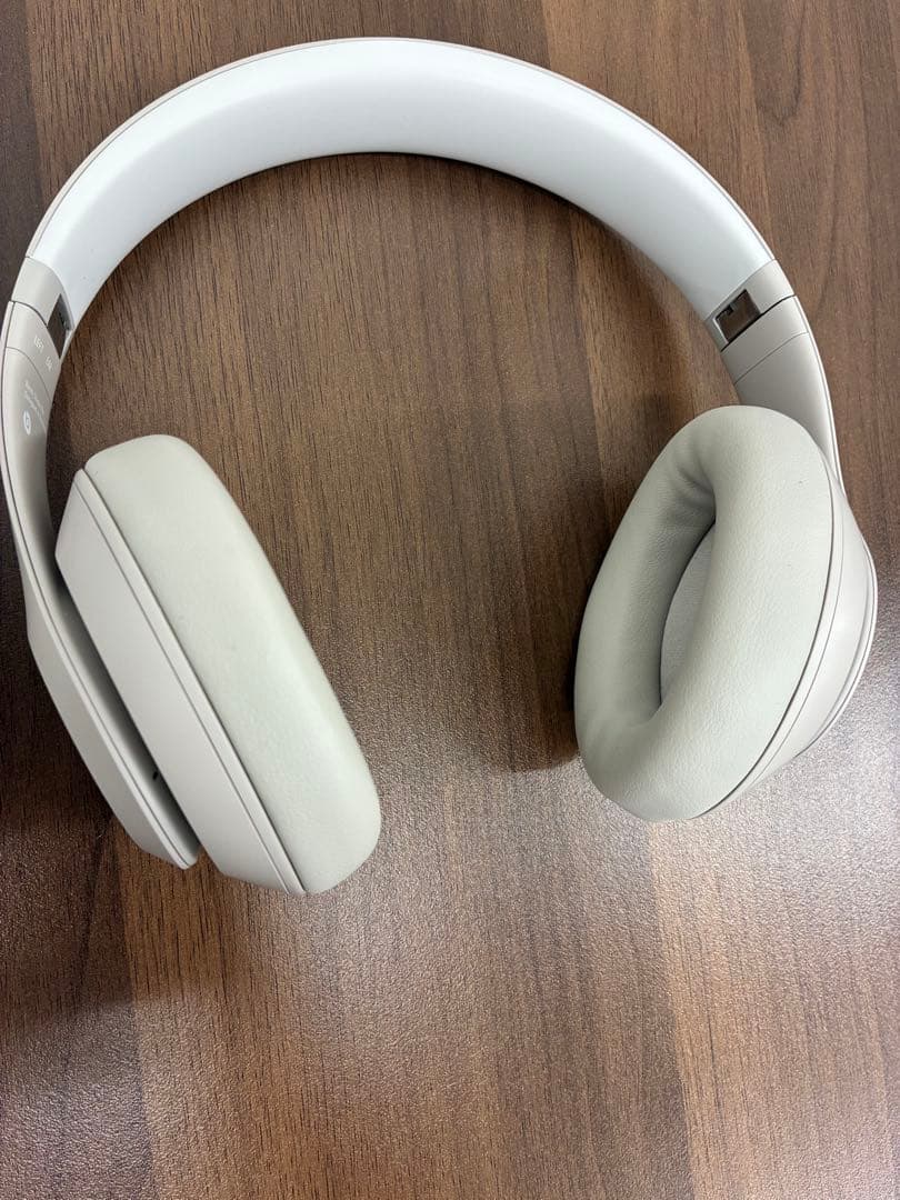 Beats Studio Pro ワイヤレス ヘッドホン サンドストーン