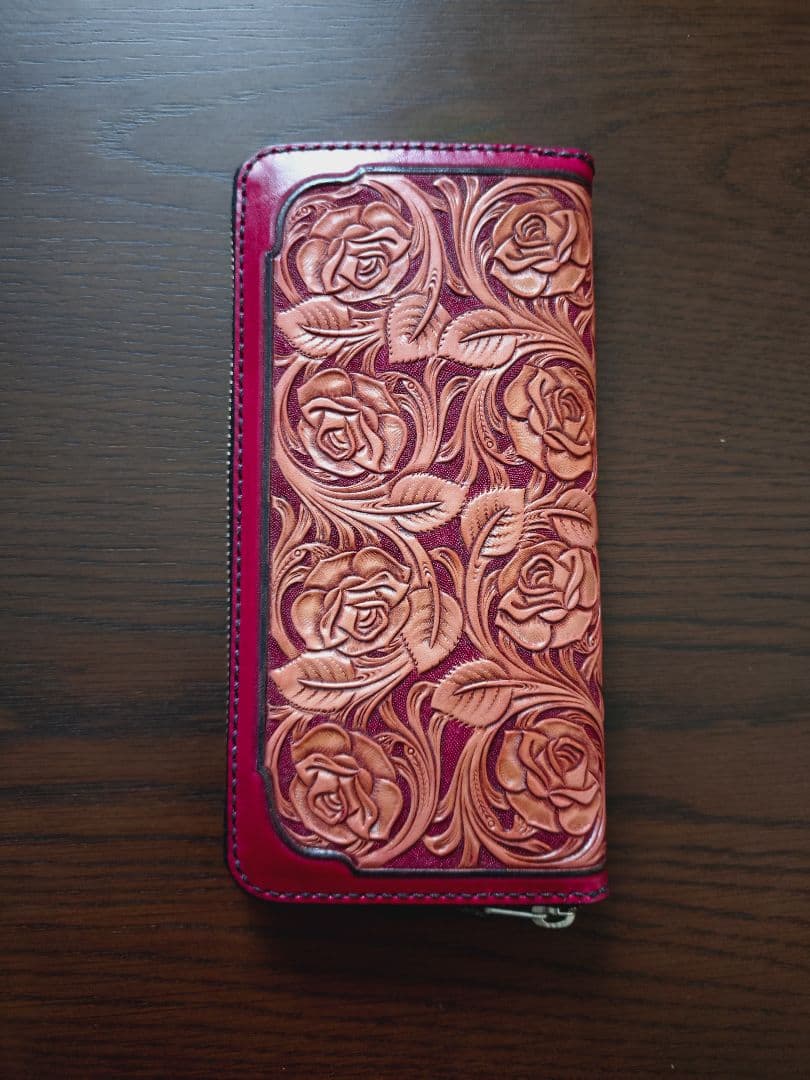 長財布　薔薇のカービング　ラウンドファスナーウォレット