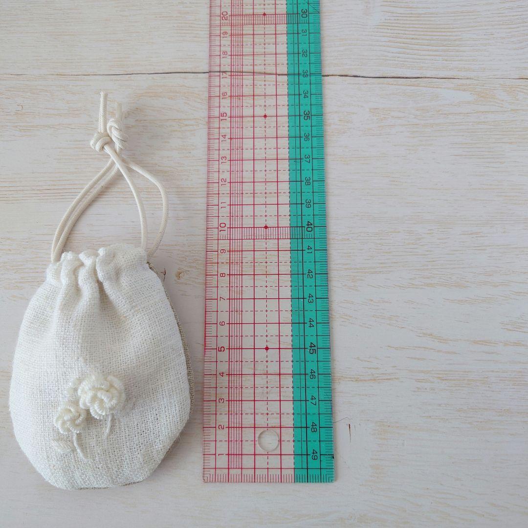 ちっちゃな巾着サシェ/詰替えタイプ【白糸刺繍ローズ】