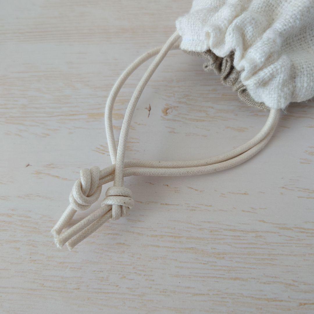 ちっちゃな巾着サシェ/詰替えタイプ【白糸刺繍ローズ】