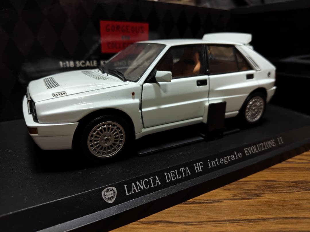 京商 1:18 Lancia Delta HF ホワイト