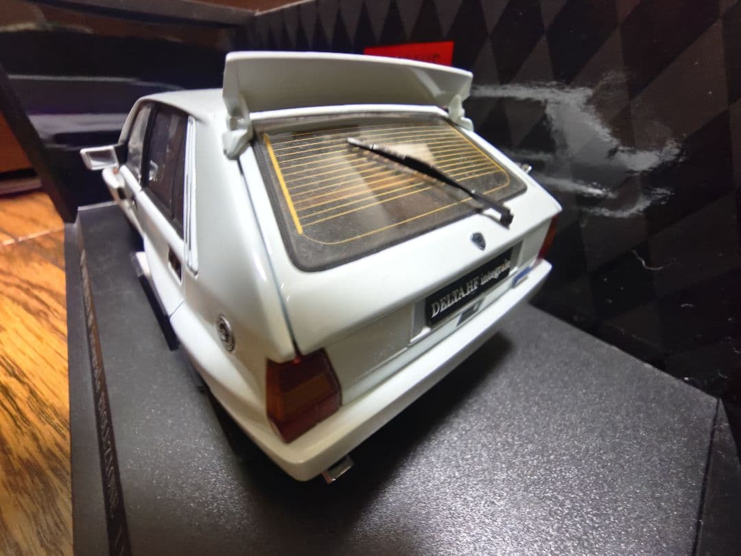 京商 1:18 Lancia Delta HF ホワイト