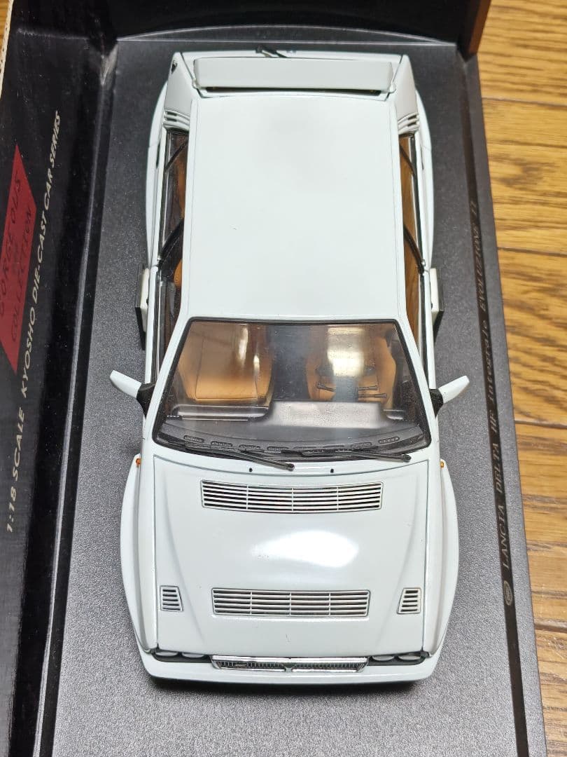 京商 1:18 Lancia Delta HF ホワイト