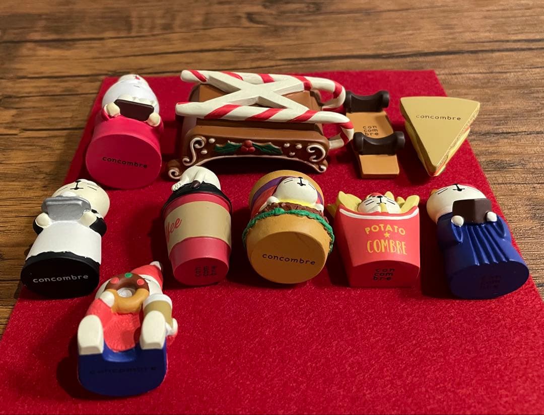 コンコンブル サンタ キャロル スケボー お菓子のそり コーヒー 猫 クリスマス