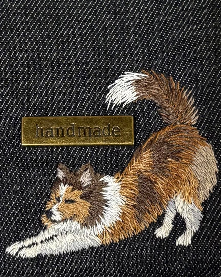 シェルティ 刺繍 サコッシュ セーブル 伸びポーズ 直接刺繍 ハンドメイド 犬