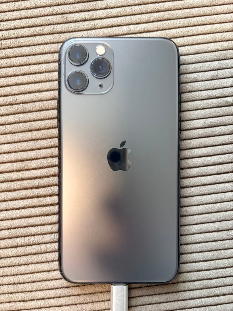 Apple iPhone 11 Pro 64GB 画面割れてます　ケースセット