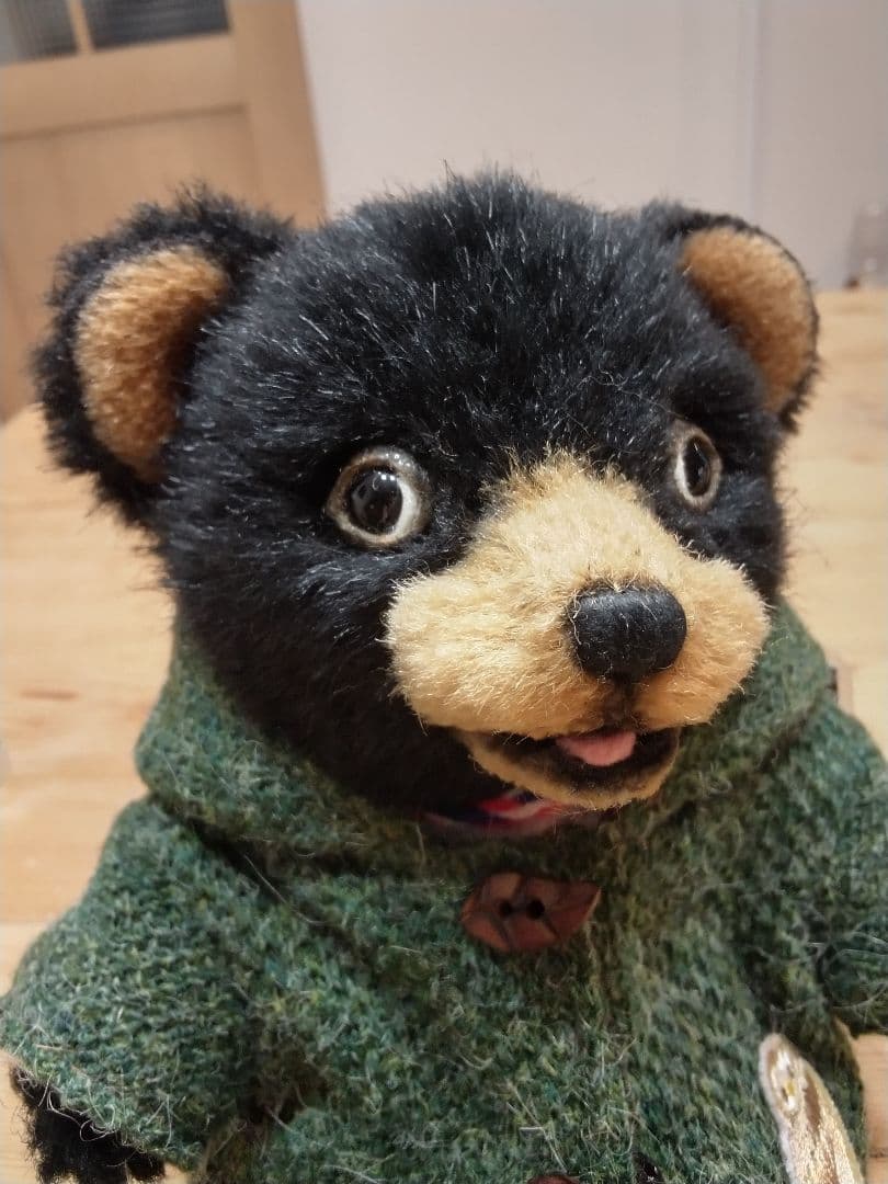 テディベアお座りツキノワグマ　手のリサイズ　keita bear ぬいぐるみ