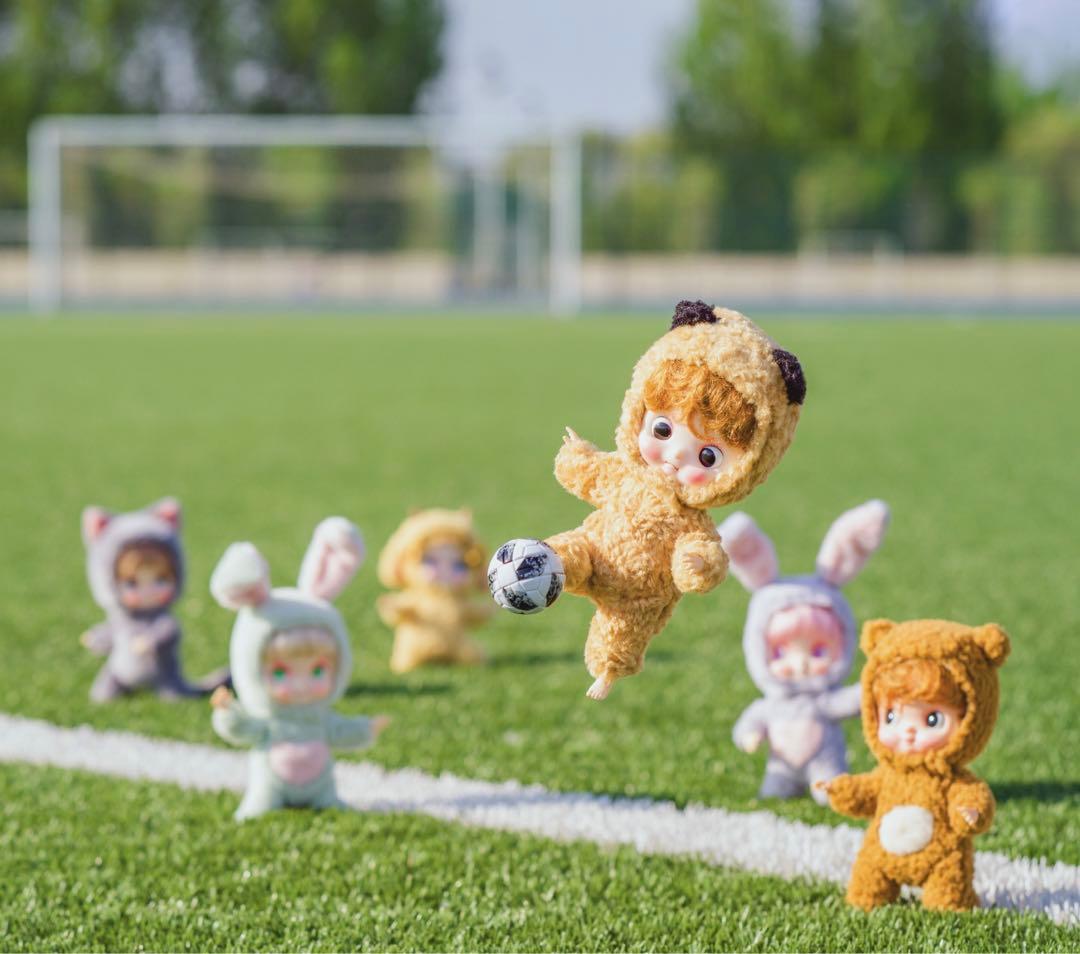 ブライスのお友達 海外作家様 １８㎝可動ドール Berserk マスカット