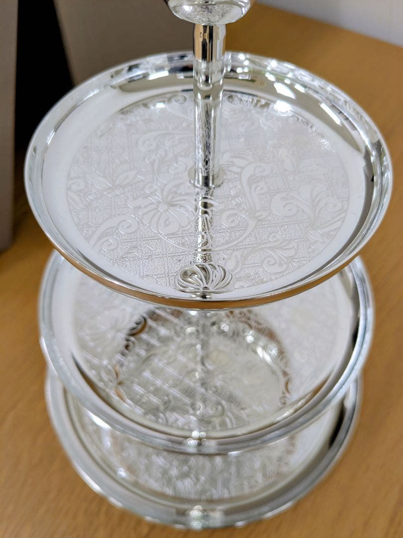 m　新品　未使用品　クリストフル　ケーキスタンド3段　シルバープレート
