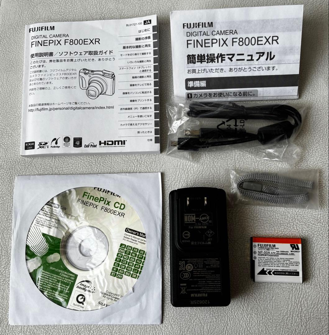 FUJIFILM FinePix F800EXR ホワイト 美品 20倍ズーム