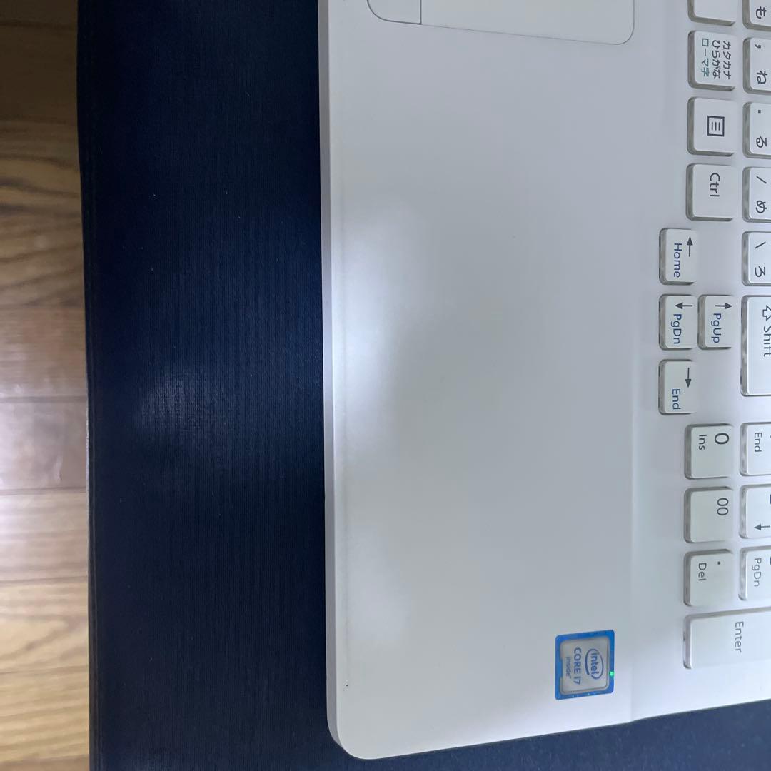 富士通 LIFEBOOK AH50/X (アーバンホワイト)