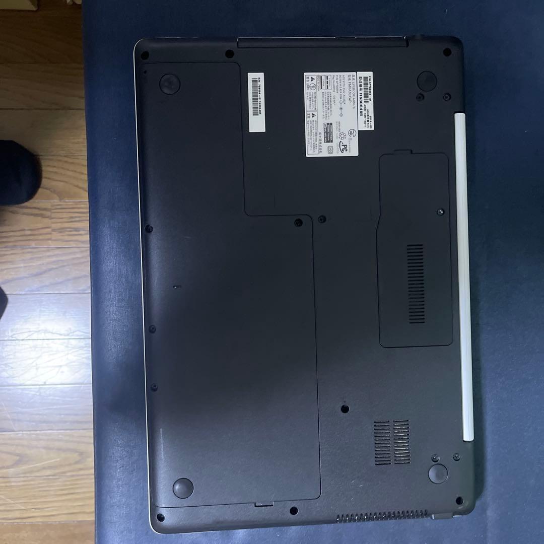 富士通 LIFEBOOK AH50/X (アーバンホワイト)