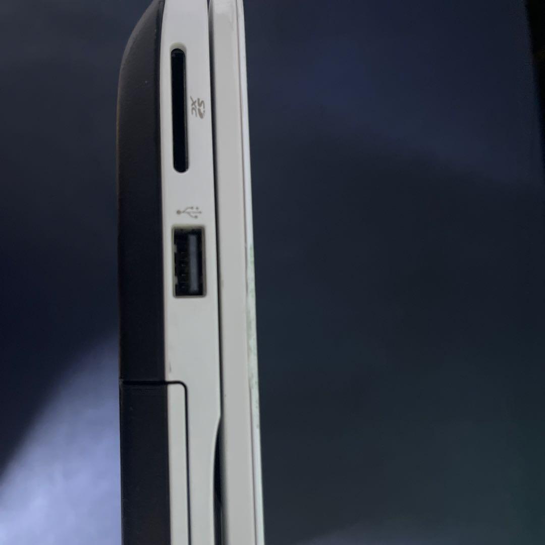 富士通 LIFEBOOK AH50/X (アーバンホワイト)