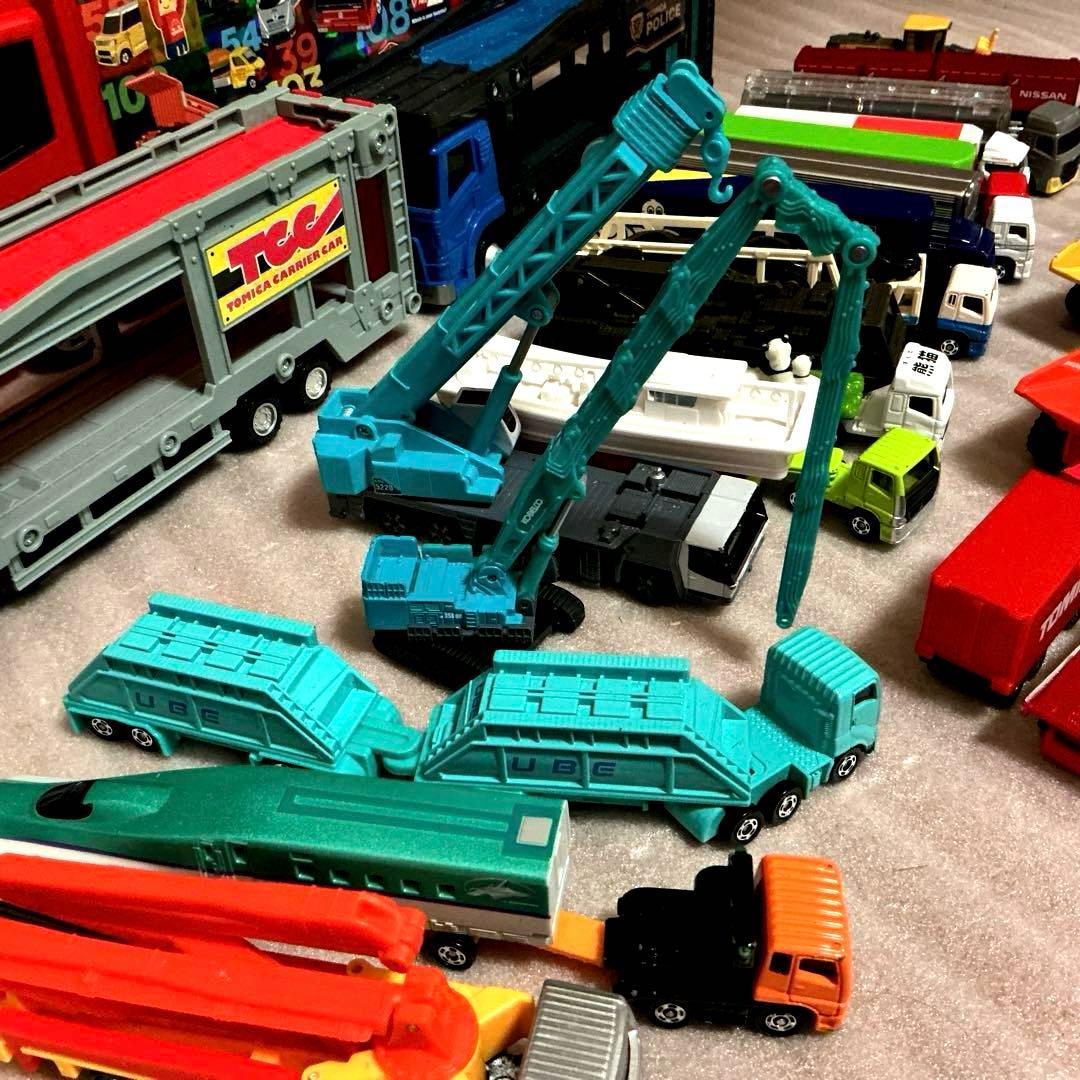 トミカ40台＋3台　働く車　ロングトミカ