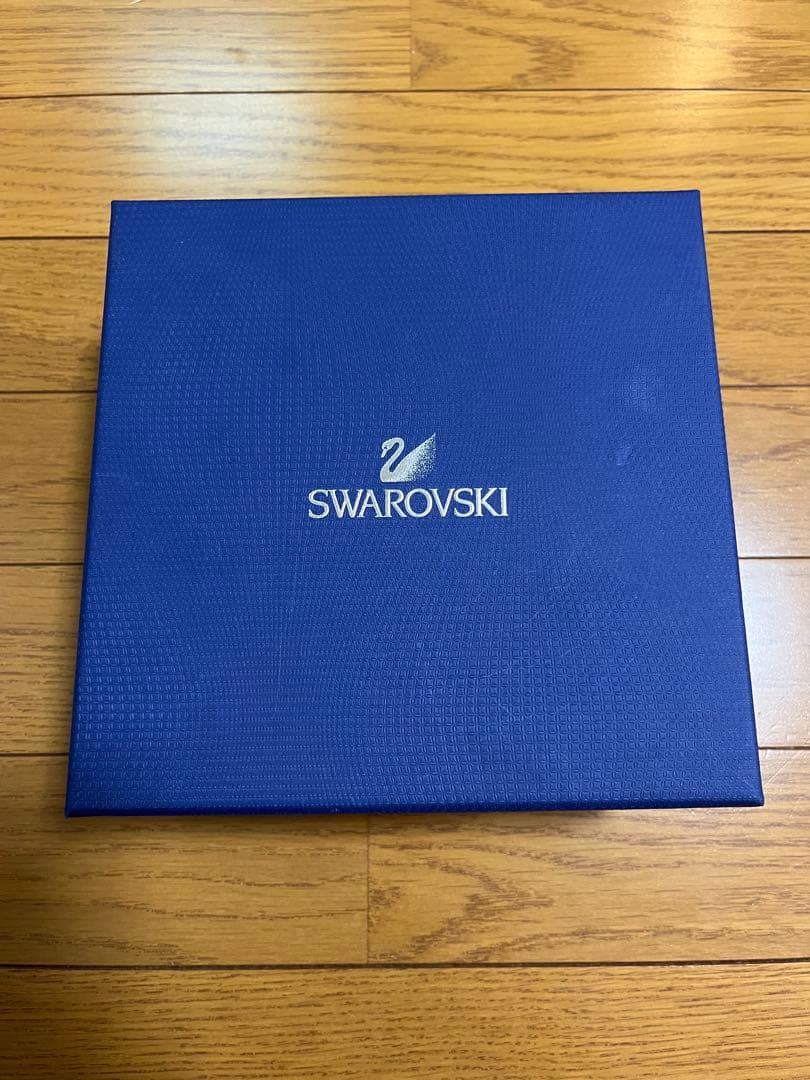 特別価格！ スワロフスキー　スワンのはばたき　クリスタル白鳥 置物ミラー台座付き