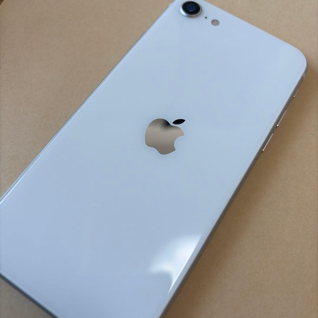 iPhonese第二世代　se2 simフリー 64gb B112