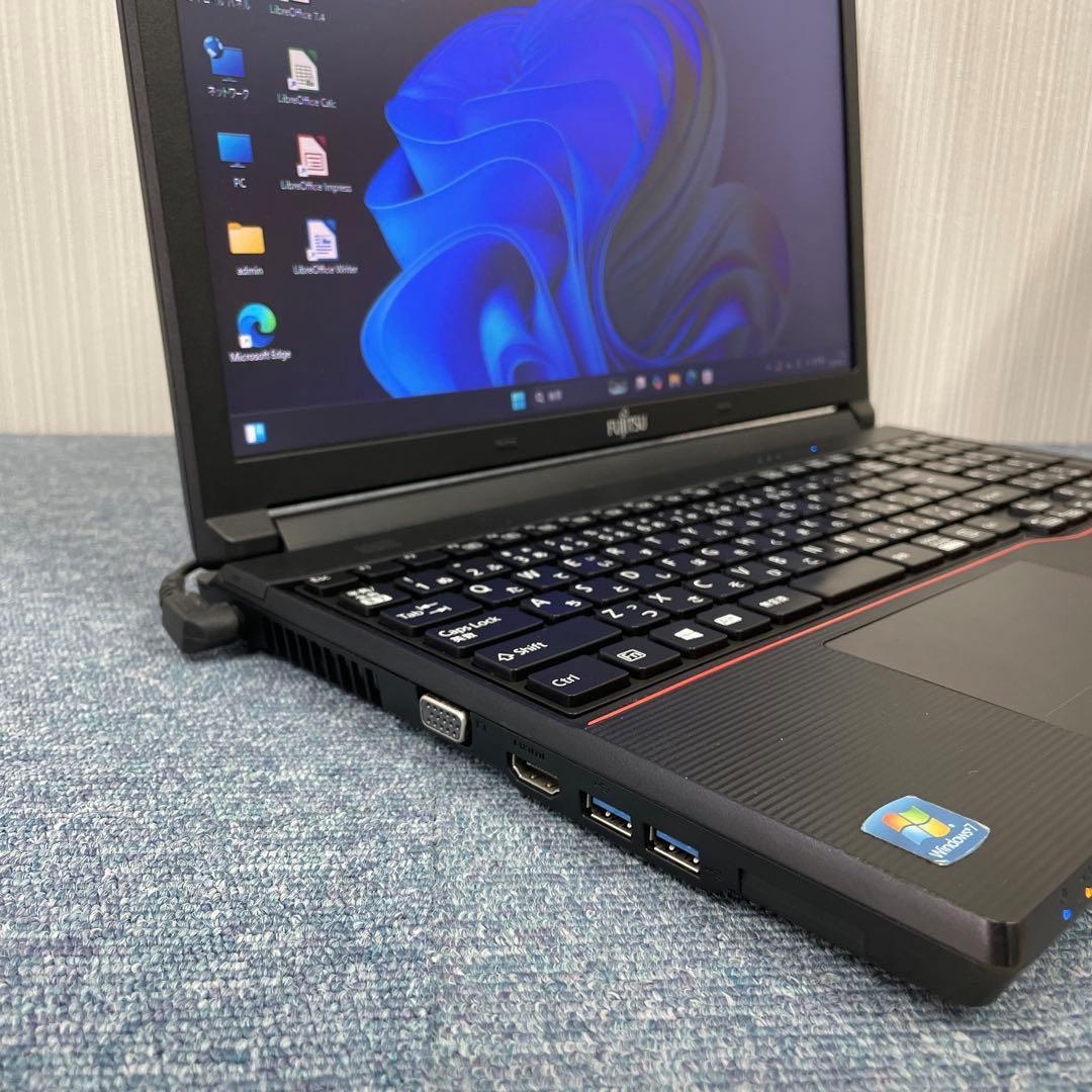 富士通　ノートパソコン　Windows11オフィス付き　爆速SSD　初期設定済み