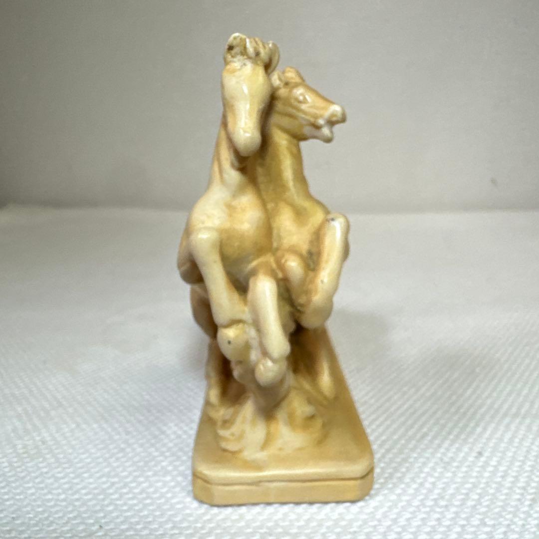 ギリシャ古代裸のりんごを持つ女性 馬の二輪車　２個セット　イタリア