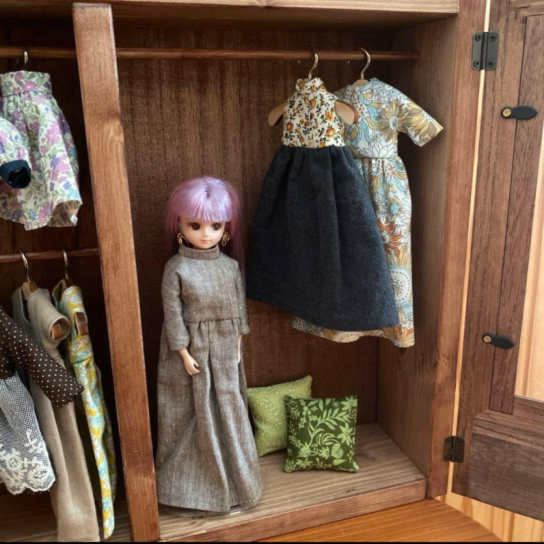 saya70de　人形用木製クローゼット　ハンドメイド　ブライスリカちゃん
