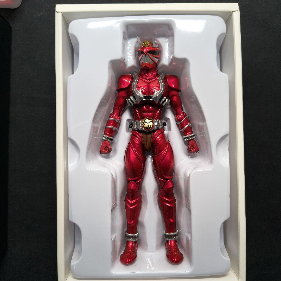 S.H.Figuarts　真骨彫製法　仮面ライダー響鬼紅