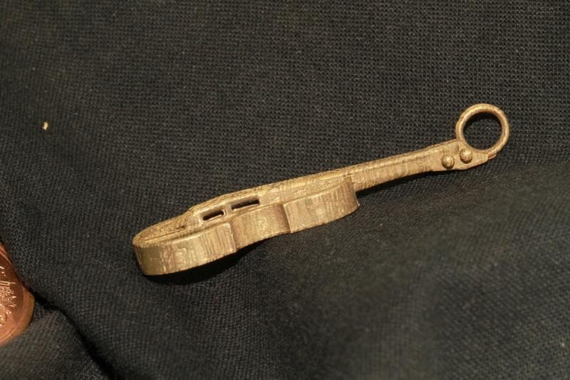 音楽の調べ - ブラス製楽器型ネックレス