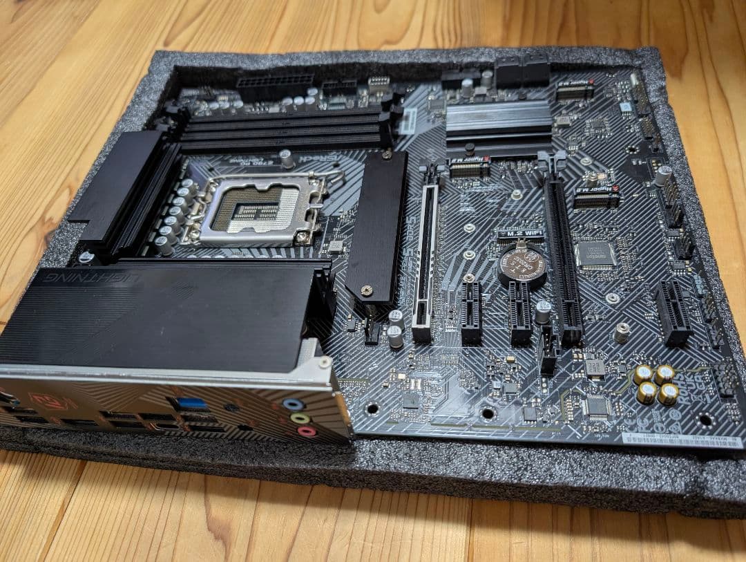 マザーボード ASRock Z790 PG LIGHTNING