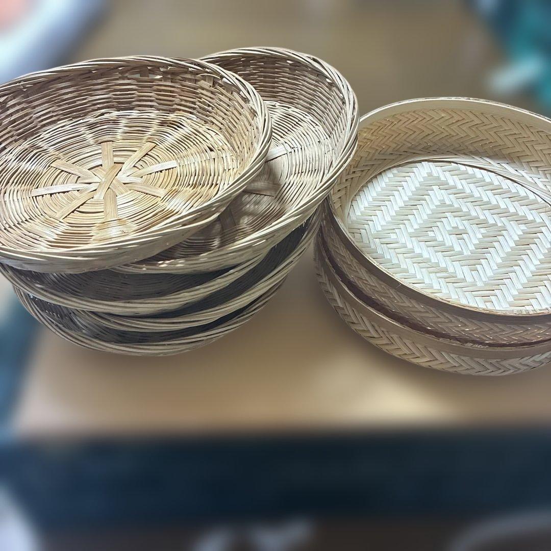 《美品》天然素材　大皿型バスケット　7枚セット　コンパクト収納　食材その他入れ物