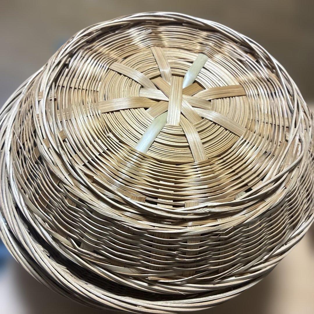 《美品》天然素材　大皿型バスケット　7枚セット　コンパクト収納　食材その他入れ物