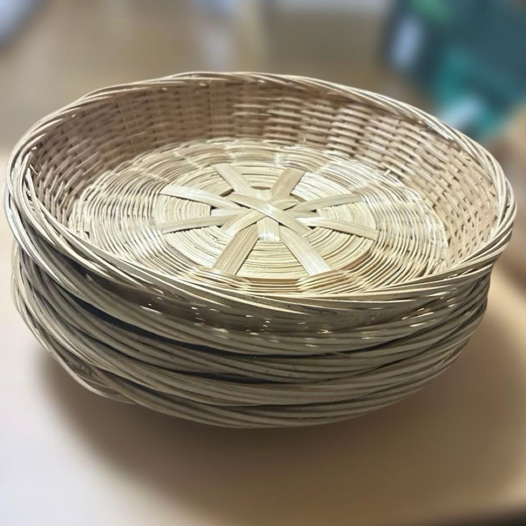 《美品》天然素材　大皿型バスケット　7枚セット　コンパクト収納　食材その他入れ物