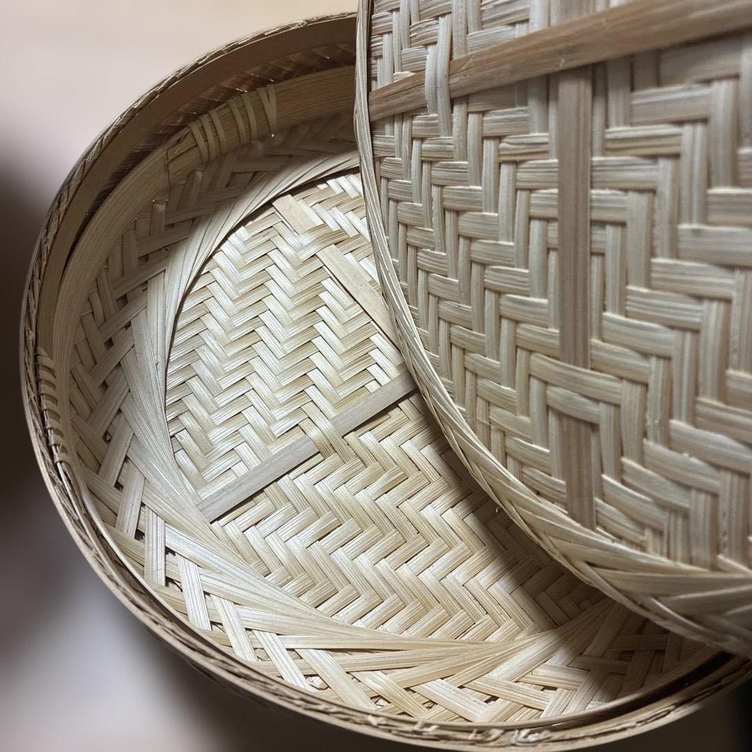 《美品》天然素材　大皿型バスケット　7枚セット　コンパクト収納　食材その他入れ物