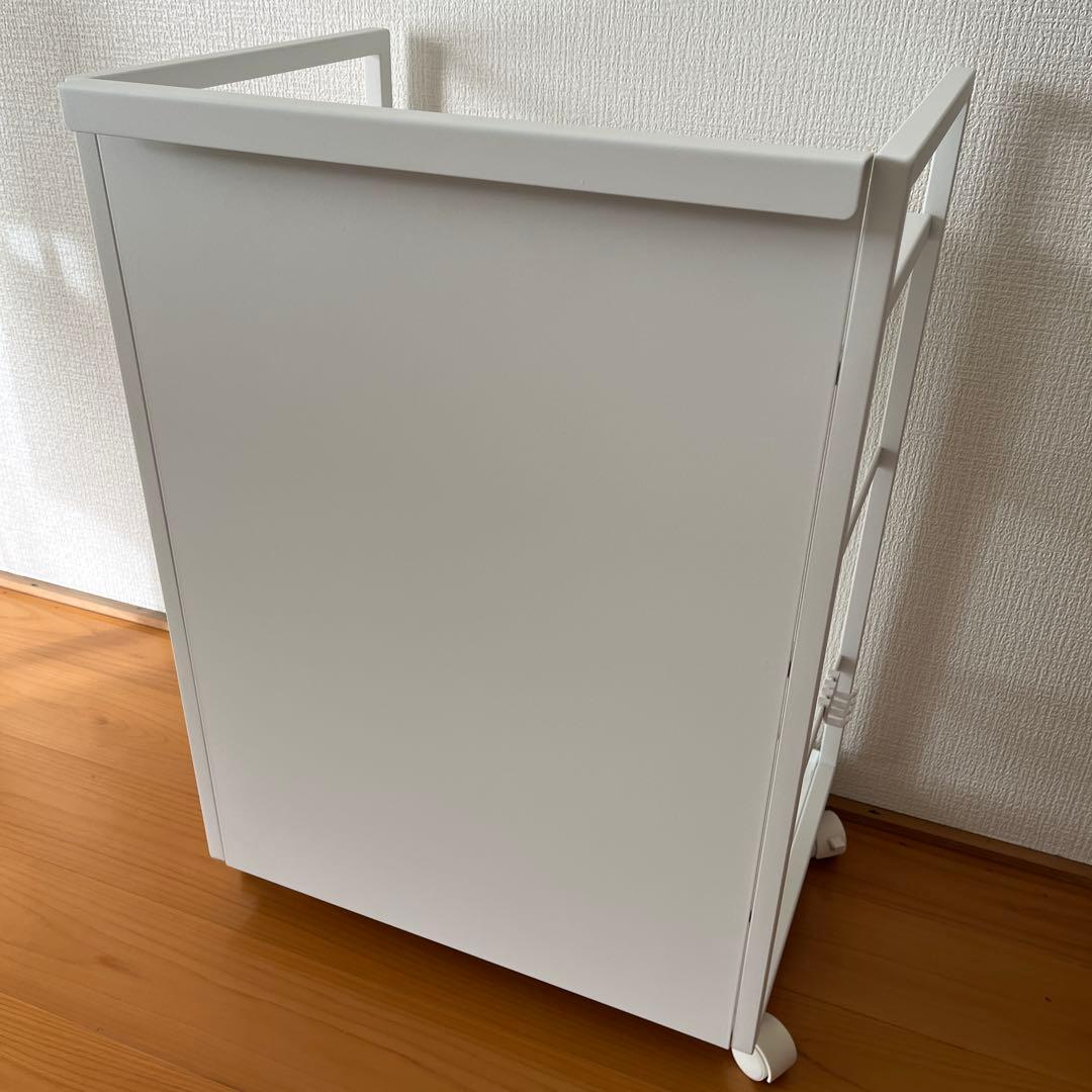 今週末までの出品。tower 目隠しワゴン
