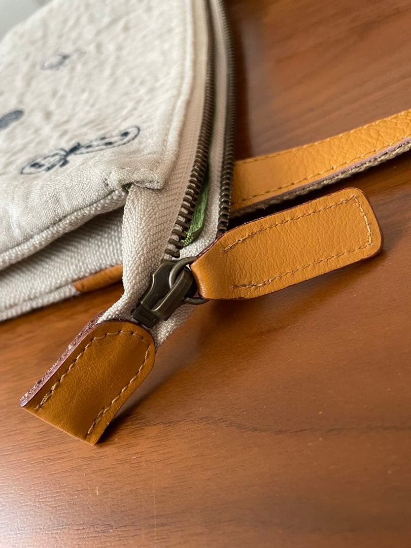 【美品】ミナペルホネン　サコッシュ　お財布ショルダー