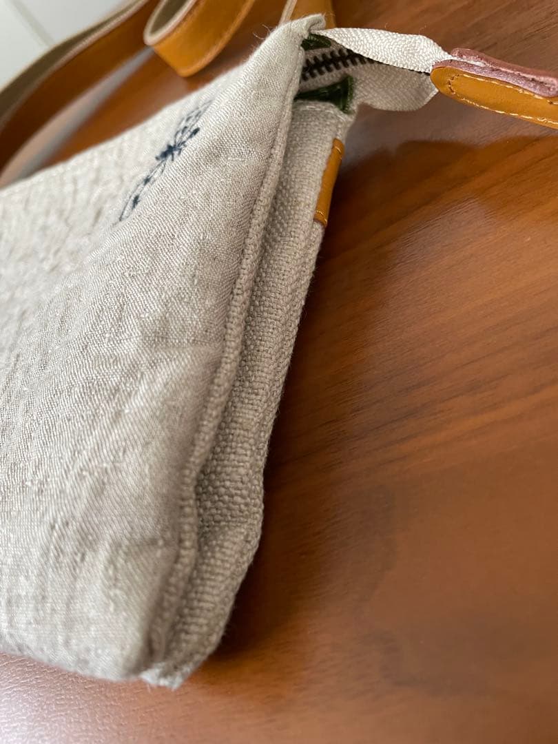 【美品】ミナペルホネン　サコッシュ　お財布ショルダー