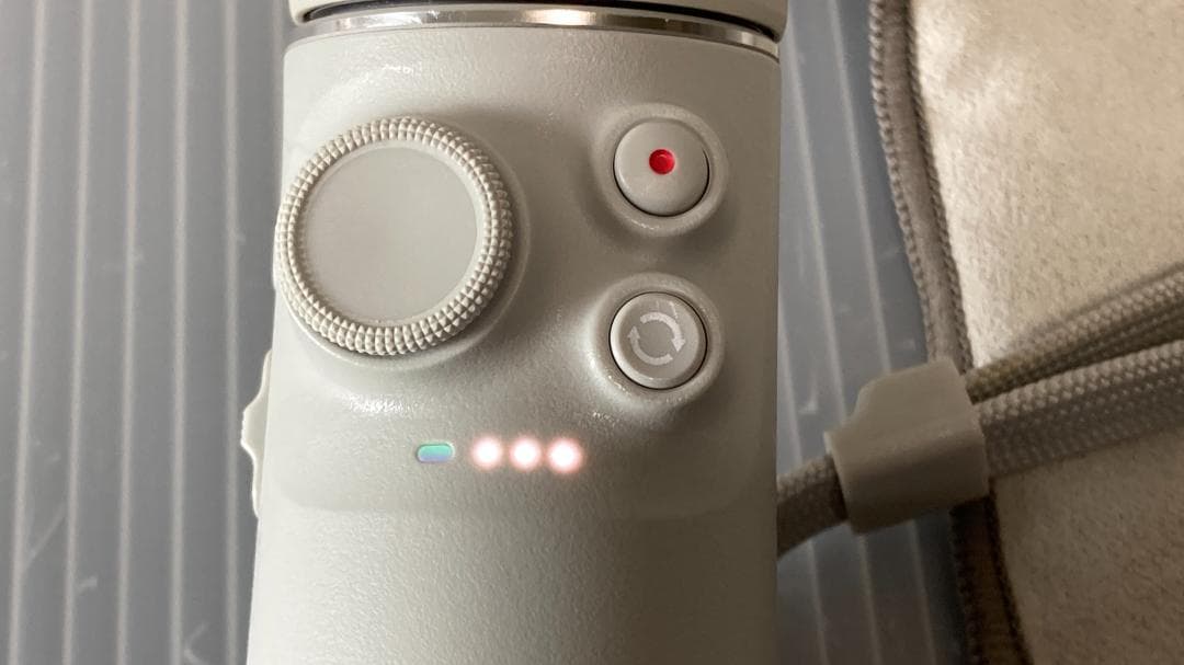 美品 DJI OM 5 スマートフォンスタビライザー ジンバル 手ブレ補正