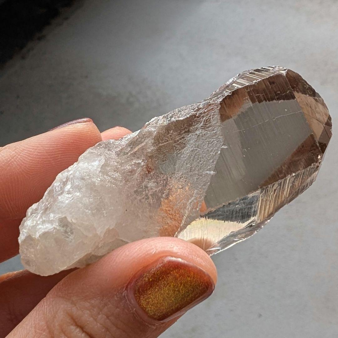 スカルドゥ　スモーキークォーツ　高品質　煙水晶　パキスタン　単結晶　天然石