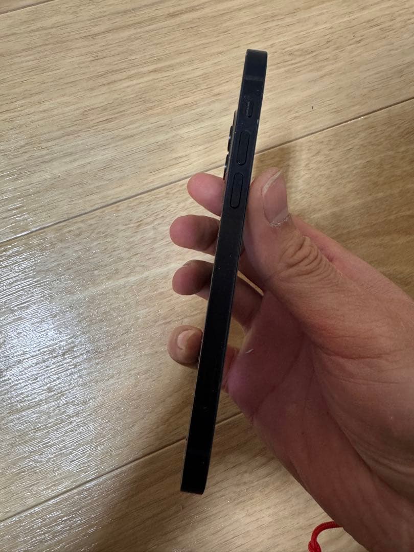 iPhone 12 Simフリー
