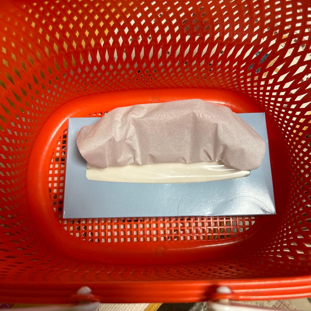 レトロカゴ　昭和の買い物カゴ　取って動きます軽い　かわいいプラスチックカゴ