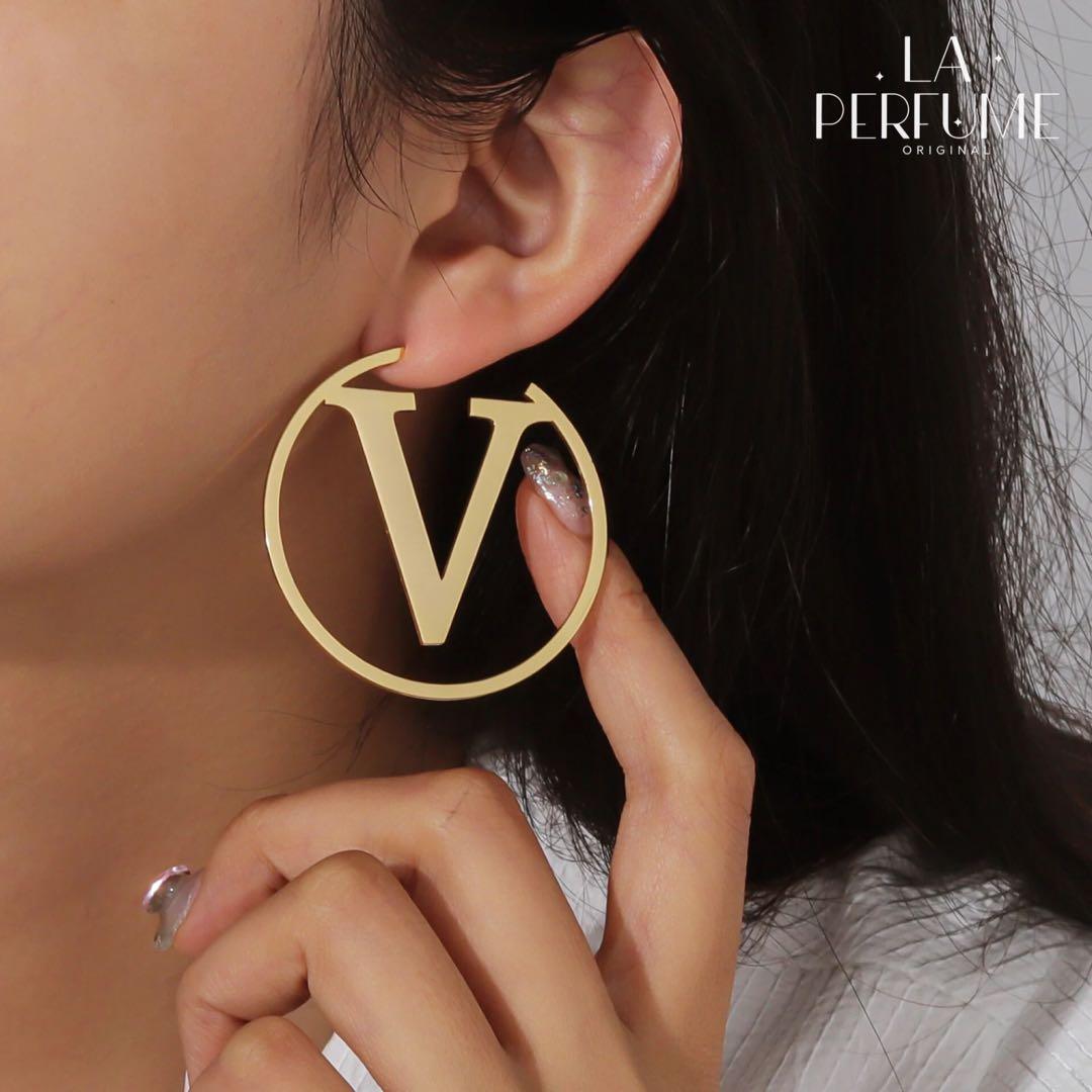 名入れ♡イニシャル1字✨フープピアス カスタムピアス ビッグピアス ハンドメイド