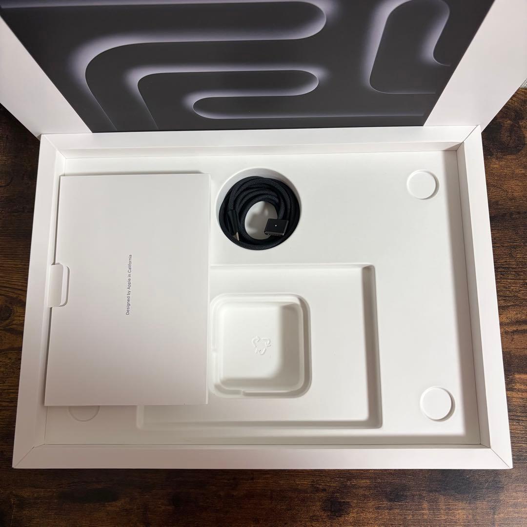 MacBook Pro 14インチM4Pro メモリ24GB SSD1TB