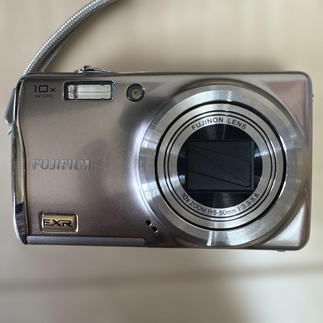 FUJIFILM FINEPIX F80 EXR シルバー