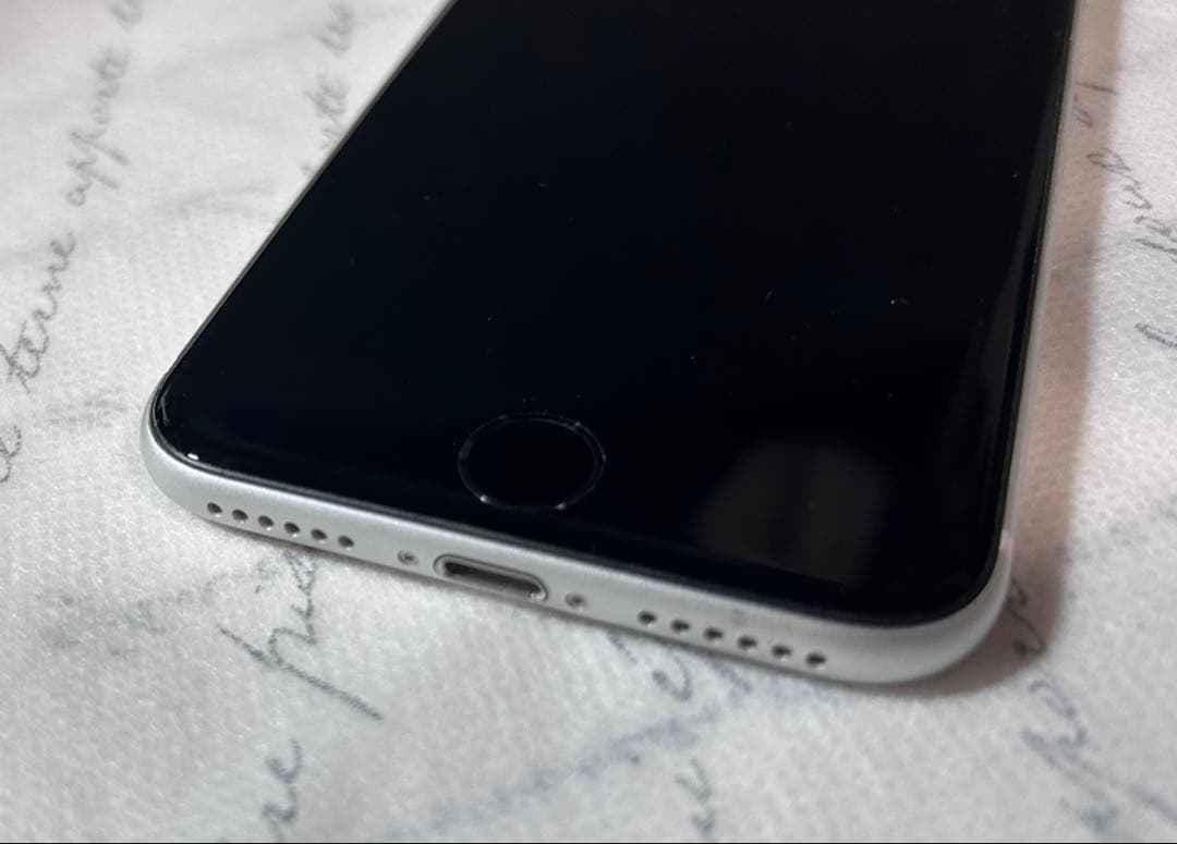 iphone SE 第二世代　USED