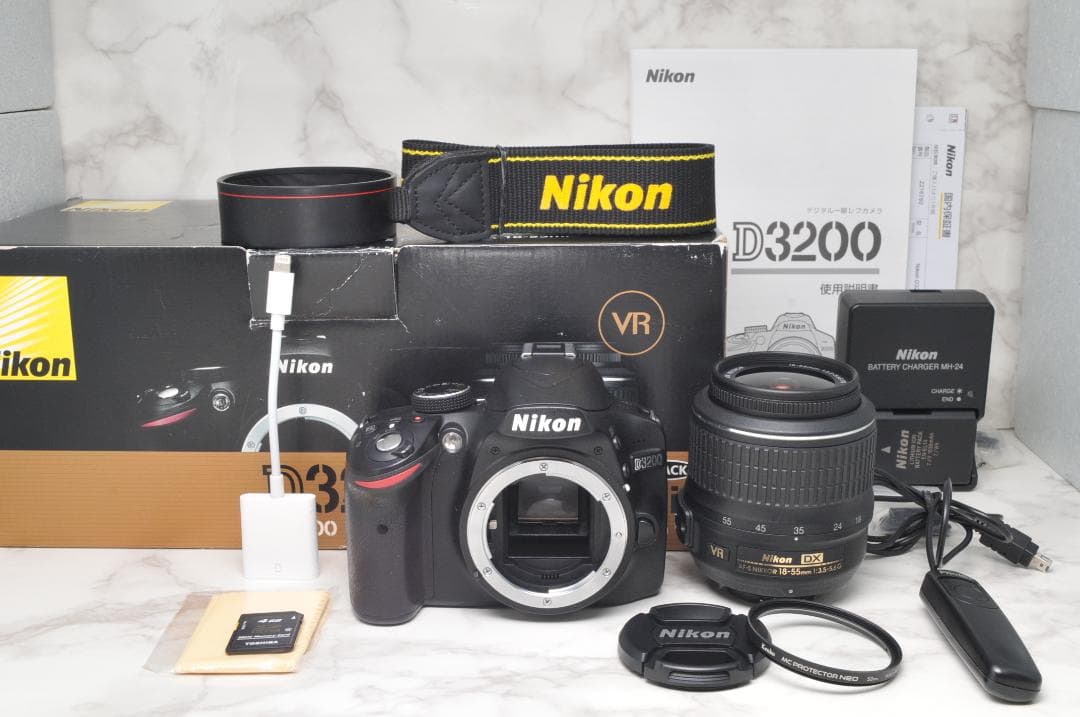 美品❣️Nikon D3200⭐️使用少なめ スマホ転送 動作品 一眼レフカメラ