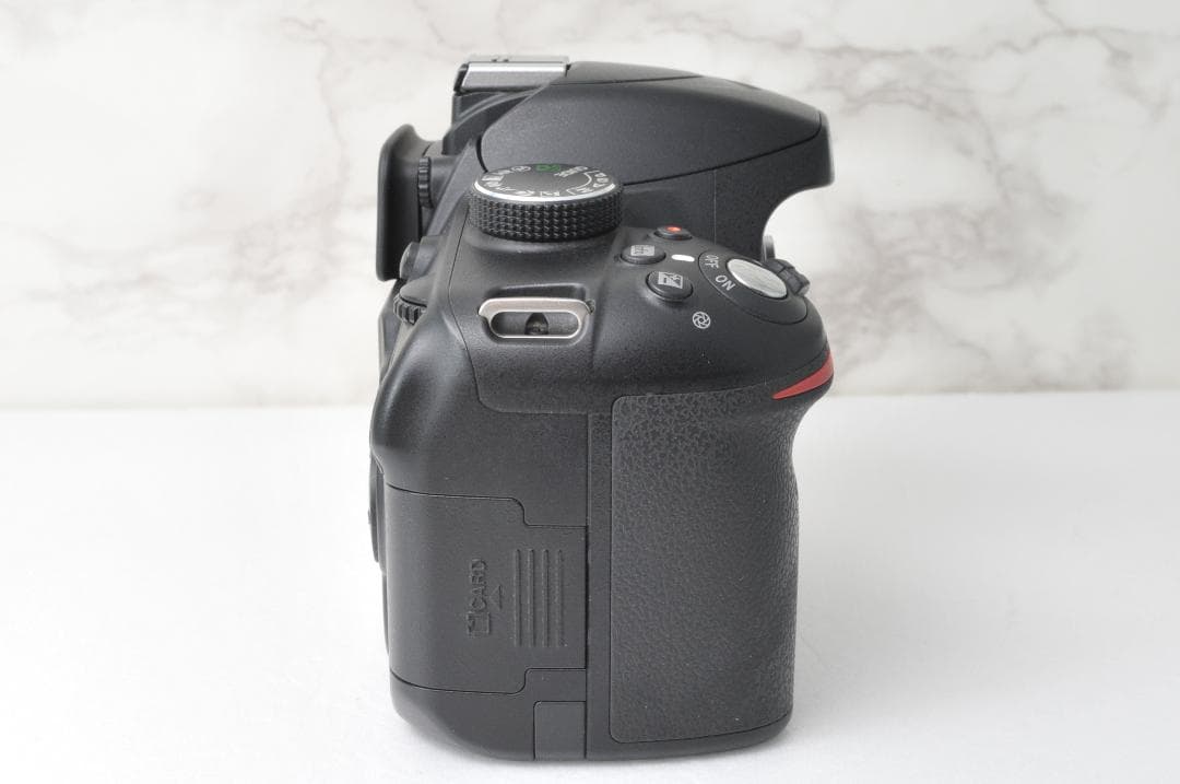 美品❣️Nikon D3200⭐️使用少なめ スマホ転送 動作品 一眼レフカメラ