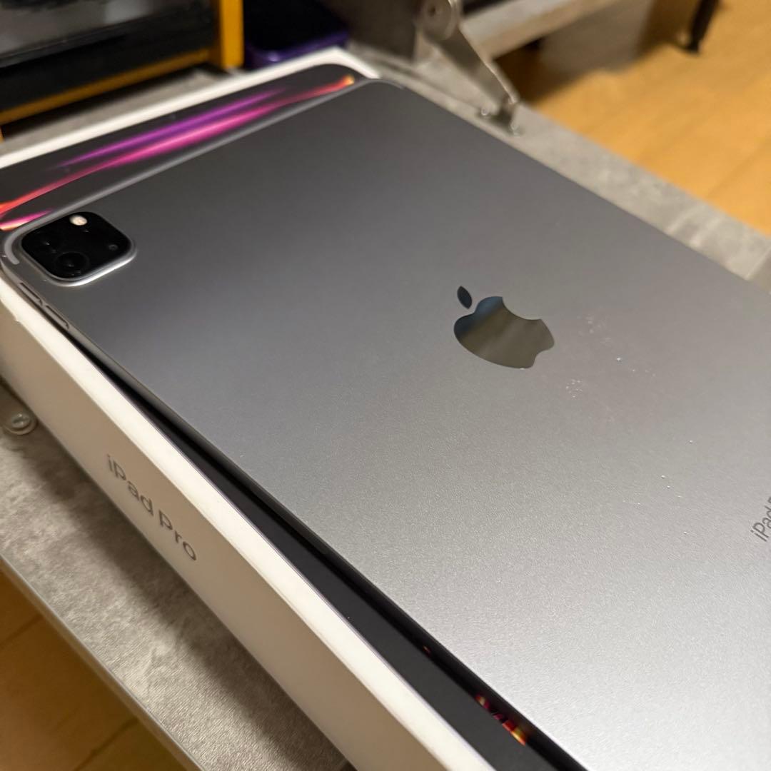 【美品】Apple iPad Pro 11インチ (第4世代) スペースグレー
