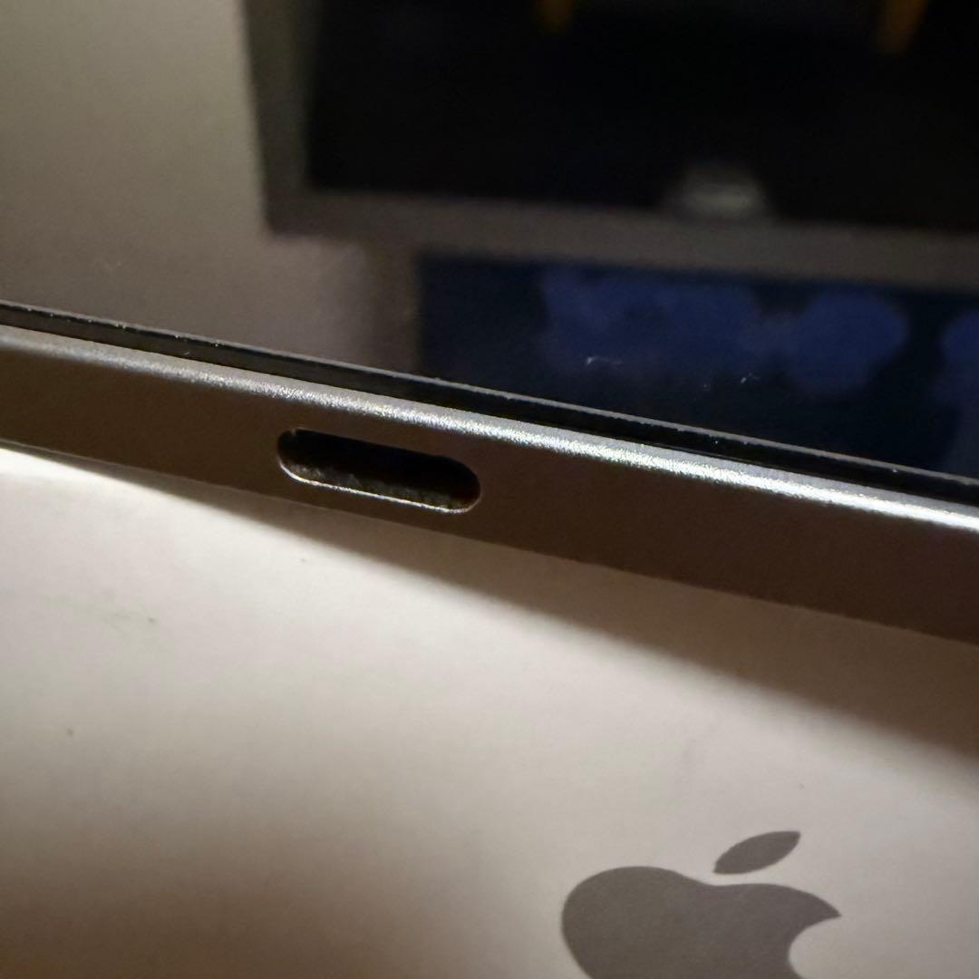 【美品】Apple iPad Pro 11インチ (第4世代) スペースグレー