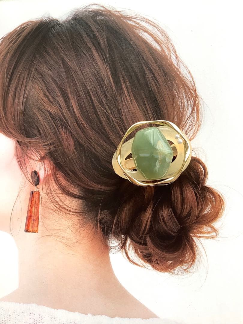 ꫛꫀꪝ✧専用　一点限り　うるツヤアクリルストーン　ハンドメイドヘアクリップ