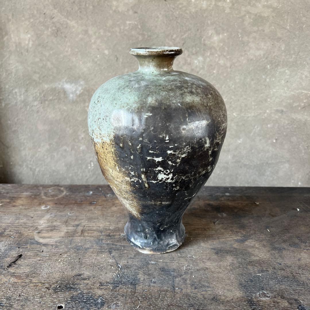 実家整理　古い壺