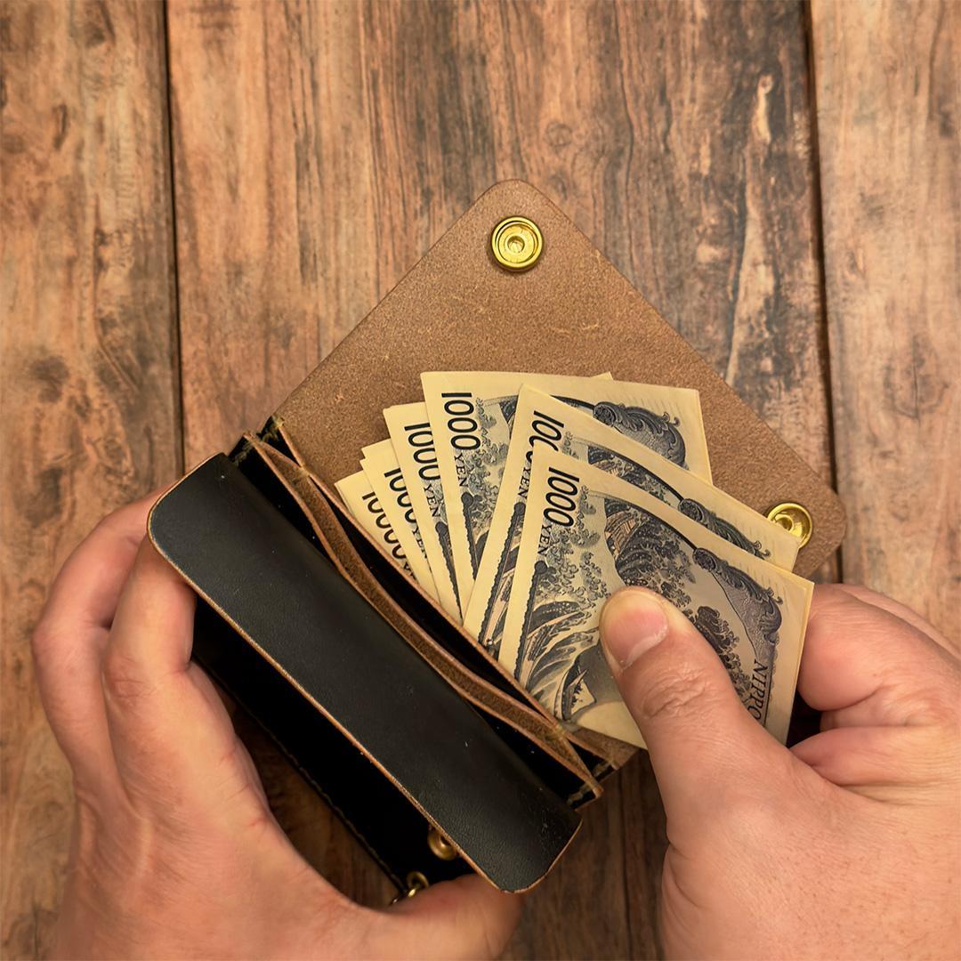 昭南本ヌメ 丘染めブラック茶芯 ・ショートトラッカーウォレット｜真鍮金具