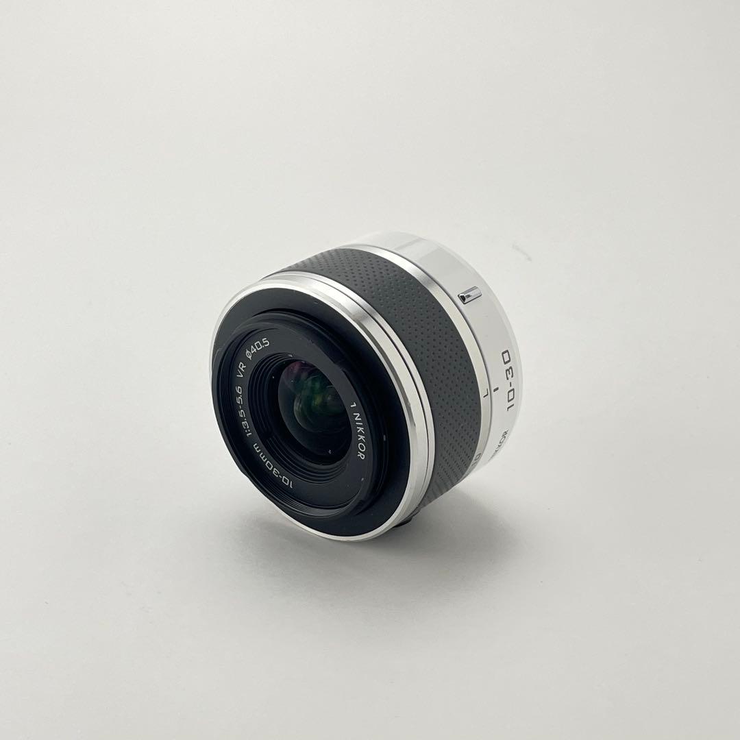 【極上美品・返品保証】Nikon1 J1 ホワイト 標準ズームレンズキット